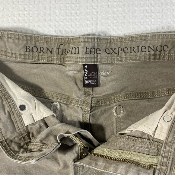 prAna Organic Cotton Khaki Cargo Outdoor Hiking Camping Shorts Women Sz 30W X 9L - Picture 9 of 16